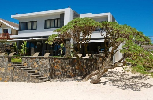 Blue Bay Villa | VILLA ON THE BLUE WATER BAY