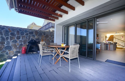Blue Bay Villa | VILLA ON THE BLUE WATER BAY