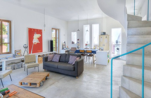 Bompard House | Villa on the Sea, Kennedy ledge