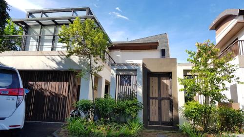 Ciawi Villa | Villa Ophelia at Vimala Hills