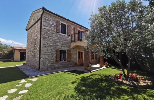 Krnica House | VILLA ORADA - Stylish stone villa with pool & sea views for 6 persons