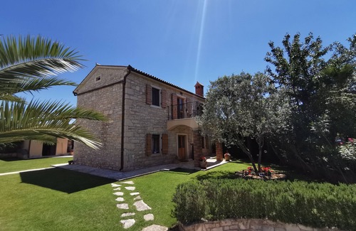 Krnica House | VILLA ORADA - Stylish stone villa with pool & sea views for 6 persons