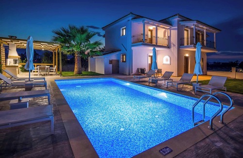 Kalpaki Villa | Villa Orchard - Fabulous Modern Holiday Villa Among the Vineyards and Orchards