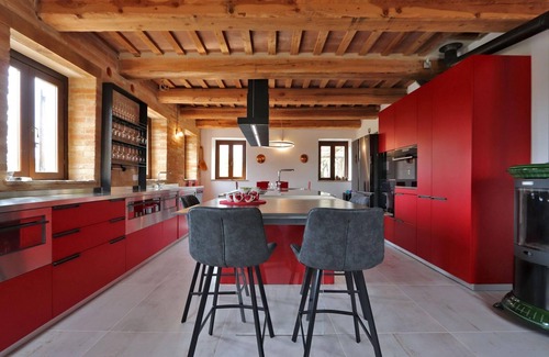 Mogliano Villa | Villa Palma 14 - Six Bedroom Villa, Sleeps 14
