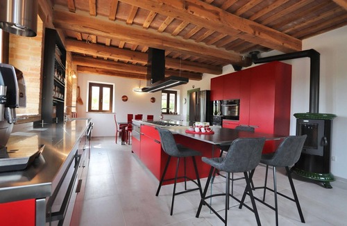 Mogliano Villa | Villa Palma 14 - Six Bedroom Villa, Sleeps 14