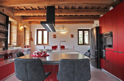 Mogliano Villa | Villa Palma 14 - Six Bedroom Villa, Sleeps 14
