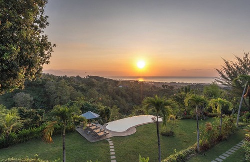 Kayu Putih Villa | Villa Panili, Luxury Hillside Villa With Sea View