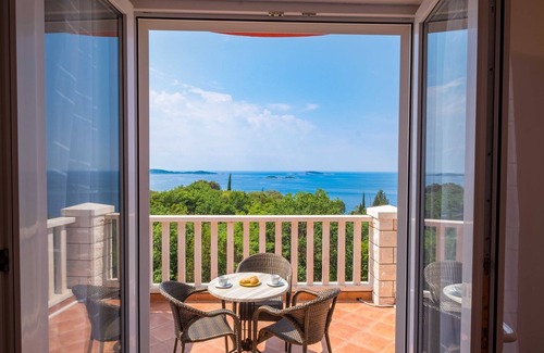 Plat Apartment | Villa Panorama Dubrovnik (S1) - Deluxe Double Room with Terrace and Sea View