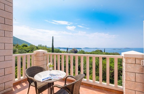 Plat Apartment | Villa Panorama Dubrovnik (S1) - Deluxe Double Room with Terrace and Sea View