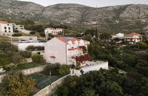 Plat Apartment | Villa Panorama Dubrovnik (S2) - Comfort Double Room with Balcony and Sea View