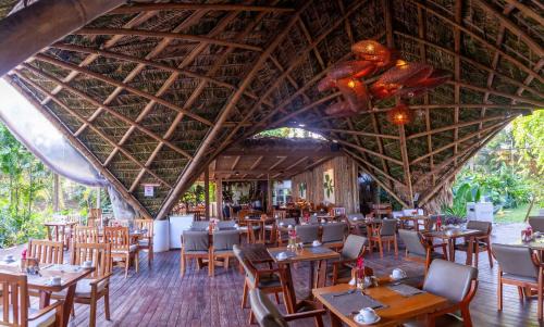 Chiguata Villa | Villa Paparazzi - Private Beachfront Villa