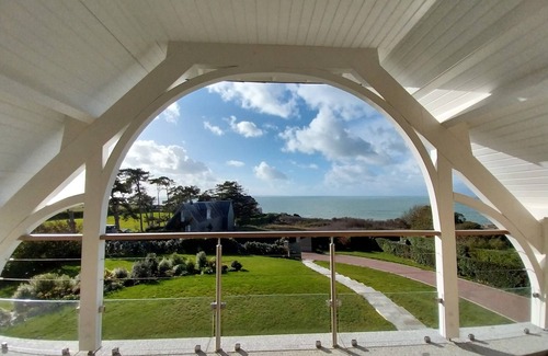 Carolles Villa | Villa 'Paqueray' with Sea View, Private Terrace and Wi-Fi
