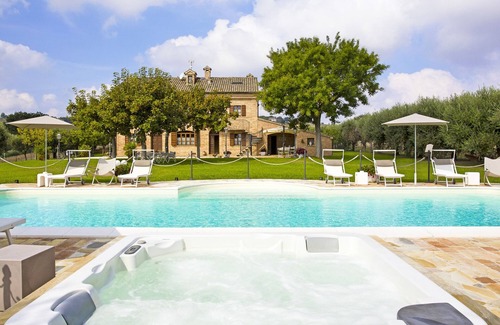 Bettolelle Apartment | Villa Pedossa, Il Grano, app in villa with pool 7 km from Senigallia, Marche