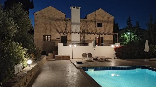 Douliana Villa | Villa Penelope Luxury Retreat with Pool & Sea View in Crete