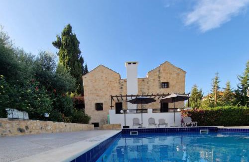 Douliana Villa | Villa Penelope Luxury Retreat with Pool & Sea View in Crete