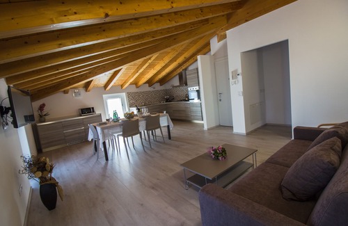 Domaso Apartment | Villa Perla del Lago : Penthouse apartment, lake view, garden, hot tub