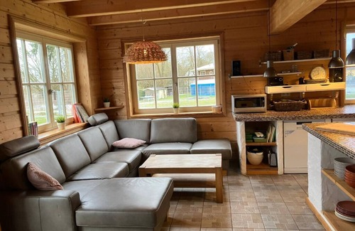 Petershagen House | Villa Pfeffer heated pool 24° - 9 bathrooms - barbecue house - sauna - 2000sqm garden