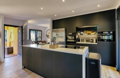 Pals Villa | Villa "Playa de Pals" with Sea View, Pool, Wi-Fi, Garden & Terrace