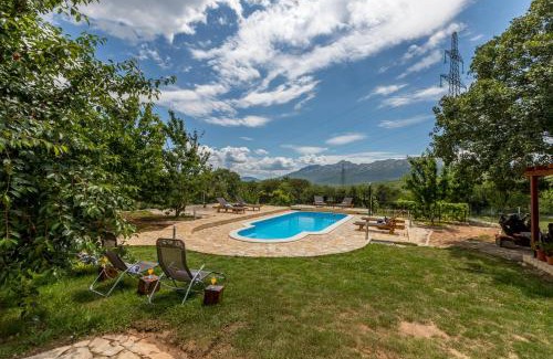 Klis Villa | Villa Podrugovi Dvori with pool
