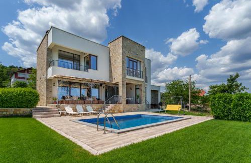 Osenovo Villa | Villa Poemia