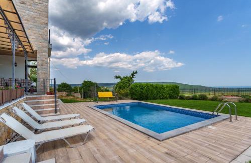 Osenovo Villa | Villa Poemia