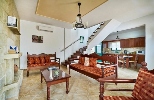 Vryses Villa | Villa Politini – Vacation villa with private pool in Vrisses, Crete