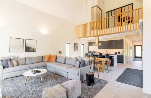 Logan Villa | Villa Prairie at Hugga In the Hills -Sleeps 6
