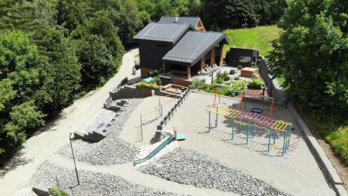Hodrusa Hamre Ski Chalet | Villa pri rybníku STROHM