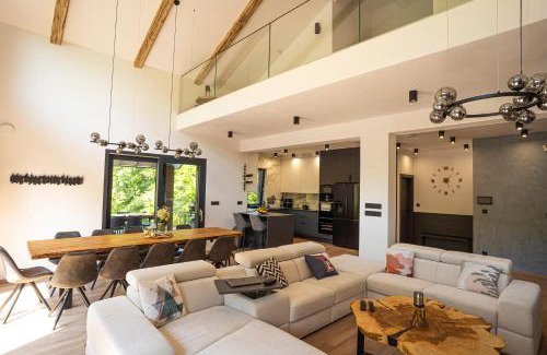 Hodrusa Hamre Ski Chalet | Villa pri rybníku STROHM