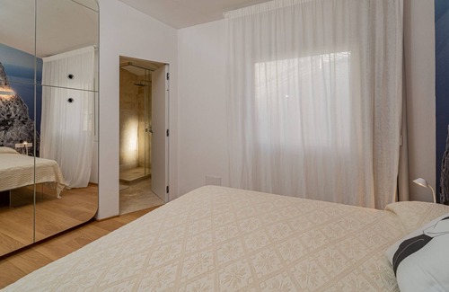 Puntaldia Apartment | Villa Puntaldia White