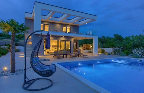 Skrbcici House | Villa QUADRA with heated pool