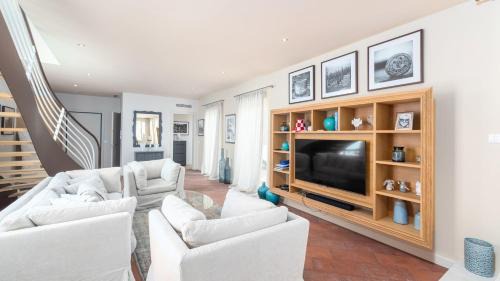 Vabriga House | Villa Rafaelle by Villas Holiday