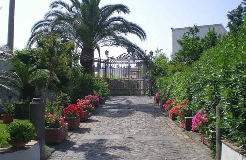 San Giorgio a Cremano House | Villa Raffaela - Stately home, independent, quiet, sunny, ideal for a relaxing holiday