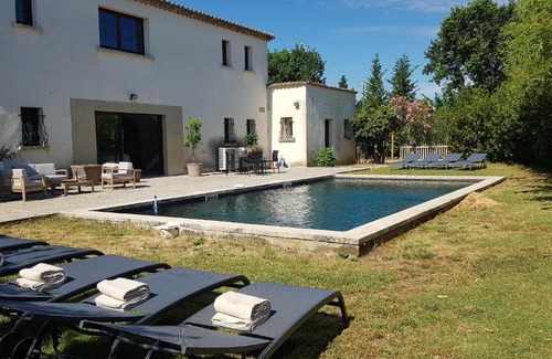 Blauzac Villa | Villa raffinée, parc clôturé, 4000m2, piscine 5x10