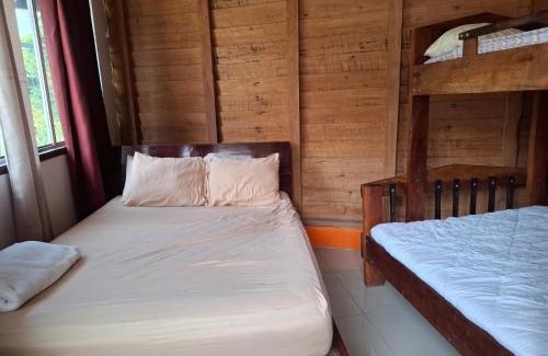 Guacimo Villa | Villa Rancho con Río Privado