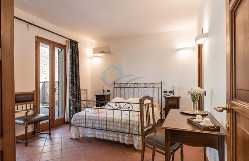 Monte Compatri Cabin | Villa Rayskaya