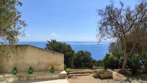 Marina di Novaglie Villa | Villa Resta - Ampio Giardino E Splendida Vista Mare