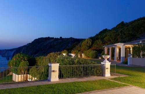 Minia Villa | Villa Rhoe