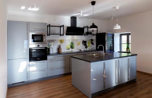 Slovenj Gradec House | Villa Richterberg with Sauna & Hot Tub