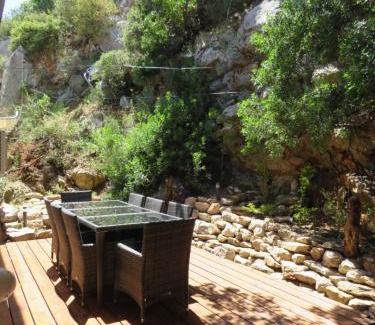 Villeseque-des-Corbieres Apartment | Villa Ripaud, private river swimming, hot tub