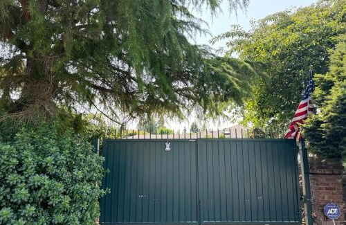 The Bowl of Edmonds House | Villa Rivarola