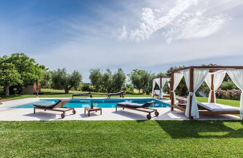 Colli al Metauro Villa | Villa Roberta with pool and park, surrounded by countryside, just 20 minutes from the beach of Fano