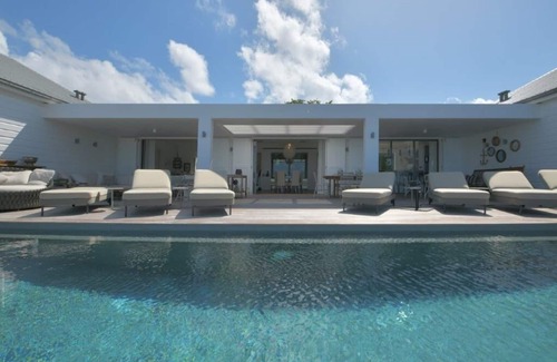 Terre Neuve Villa | Villa Romance in Flamands by Personal Villas - Amazing Ocean Views, Modern Style