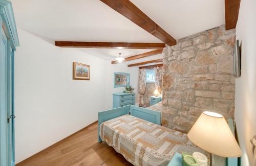 Cove Basina (Jelsa) Apartment | Villa Rosa