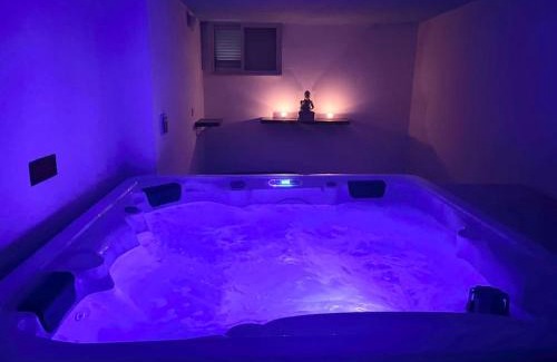 Xewkija Villa | Villa Rossa Gozo - 5 bedroom ensuite with pool & jacuzzi