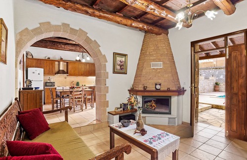 Maza Villa | Villa Roussa, beautiful stone villa in traditional village Maza