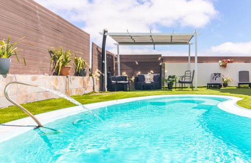 Las Palmas de Gran Canaria House | Villa Samperez Piscina Jardin 5 Dormitorios 12 Personas
