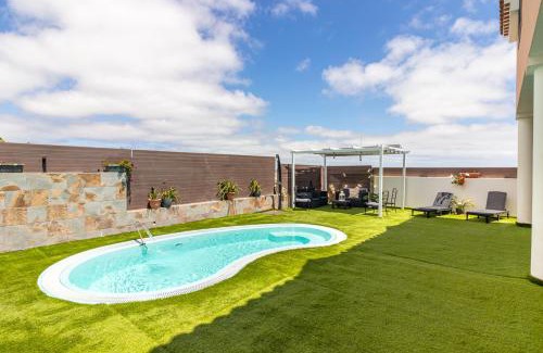 Las Palmas de Gran Canaria House | Villa Samperez Piscina Jardin 5 Dormitorios 12 Personas