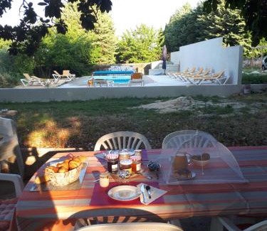 Pouzilhac Bed & Breakfast | Villa SAINT-PRIVAT