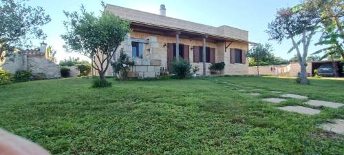 Roca Vecchia Villa | Villa Salentina Con Ampio Giardino vicina al mare